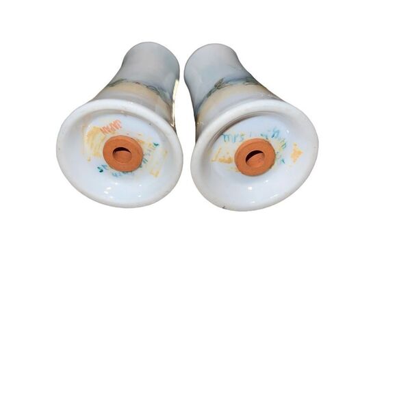 Vintage Mid Century made in Japan rose salt and pepper shakers with gold tops - Picture 4 of 10